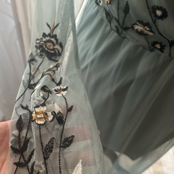 Floral embroidered dress - Picture 3 of 8